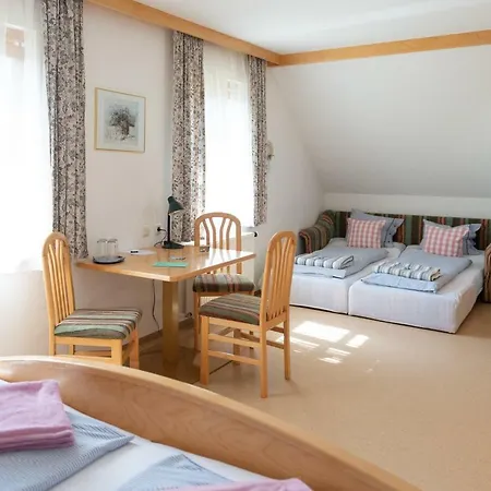 Homestay szállás Gaestehaus Nora *